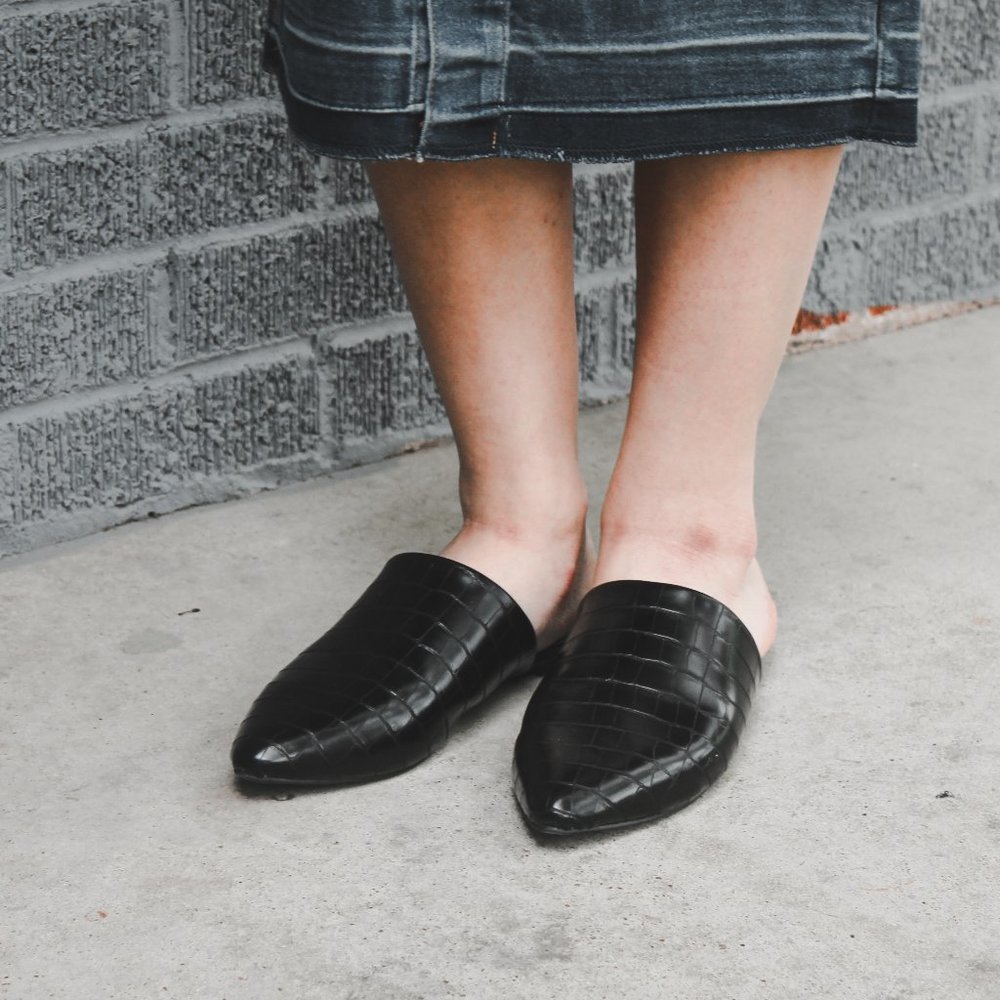 Black Snake Mule Flats